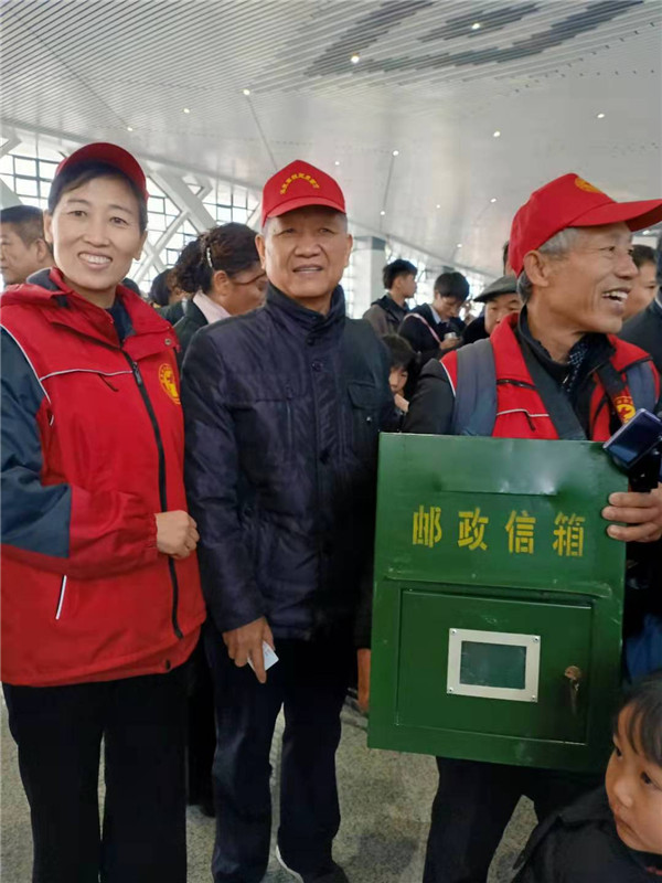 临泉县老年大学师生积极参加志愿者活动